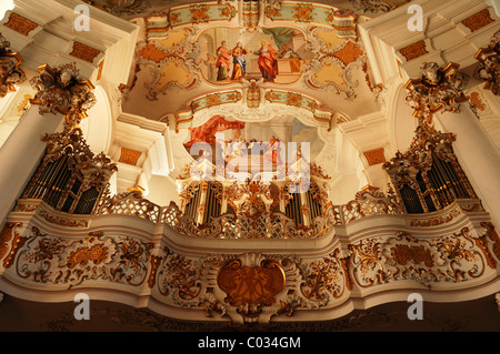 L'église de Wies, Rococo, construit de 1745 à 1754, l'orgue de Johann Georg dans Hoerterich 1757, fresque sur le plafond au-dessus, Jésus et Banque D'Images