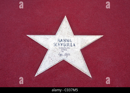 Pour les étoiles, l'actrice Hanna Schygulla, Boulevard de l'étoile à la Potsdamer Platz à Berlin, Germany, Europe Banque D'Images