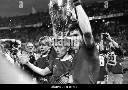 Finale de la Coupe d'Europe à Rotterdam 26/5/82 Aston Villa v Bayern Munich Gary Shaw, Tony Morley et Peter Withe. Photo de David Bagnall. Banque D'Images