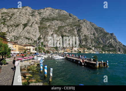 Limone sul Garda, Lac de Garde, Lombardie, Italie, Europe Banque D'Images