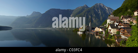 Panorama, village de Hallstatt, Salzkammergut, Haute Autriche, Europe Banque D'Images
