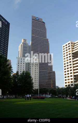 Centre-ville vu de Woodruff Park, Atlanta, Georgia, USA, Amérique du Nord Banque D'Images