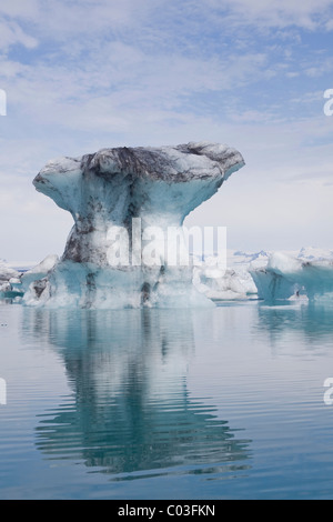 Des icebergs sur le lac glaciaire Joekulsarlon, Islande, Europe Banque D'Images