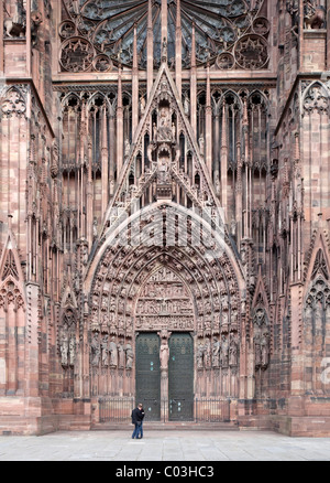 Portail de la cathédrale de Strasbourg, Strasbourg, Alsace, France, Europe Banque D'Images