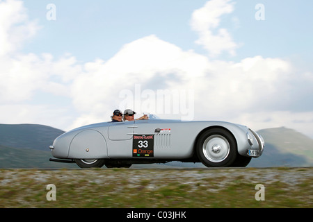 Roadster BMW 328 Touring, construit en 1937, Mille Miglia original depuis le musée BMW, mené par le Prince Léopold de Bavière, Banque D'Images