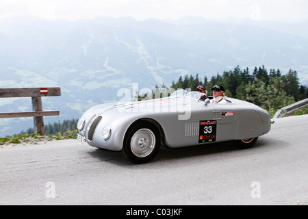 Roadster BMW 328 Touring, construit en 1937, Mille Miglia original depuis le musée BMW, mené par le Prince Léopold de Bavière jusqu' Banque D'Images