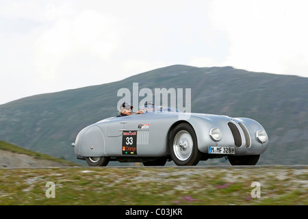 Roadster BMW 328 Touring, construit en 1937, Mille Miglia original depuis le Musée BMW, conduite par le Prince Leopold von Bayern, Banque D'Images