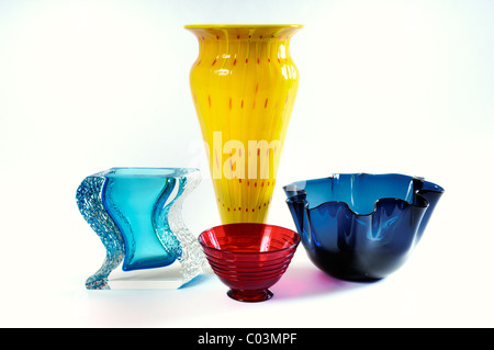 Quatre morceaux de verre décoratif de couleur 20e C.. L'italien, tchèque et anglais Banque D'Images