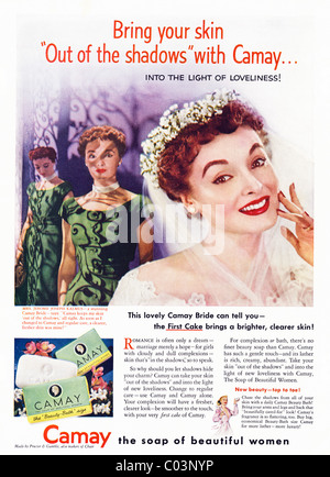 1950 Annonce d'une page dans le magazine des consommateurs américains pour savon Residence Alba Banque D'Images