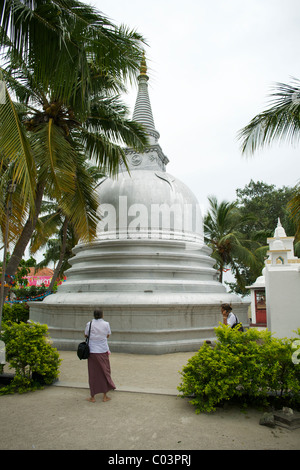 Un stupa au temple Nagadeepa Nainativu Sri Lanka Jaffna Banque D'Images