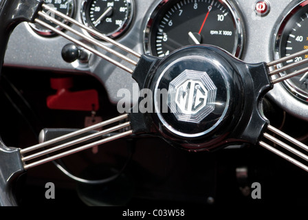 Volant et tableau de bord de MG MGA Voiture de sport classique Banque D'Images