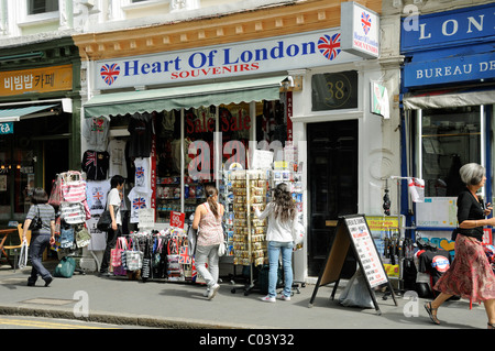 Coeur de Londres Souvenirs boutique touristique à Museum Street Bloomsbury Londres Angleterre Royaume-uni Banque D'Images