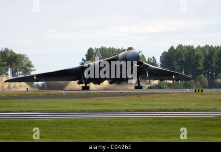 L'atterrissage de l'avion Avro Vulcan à raf leuchars airshow ecosse septembre 2010 Banque D'Images