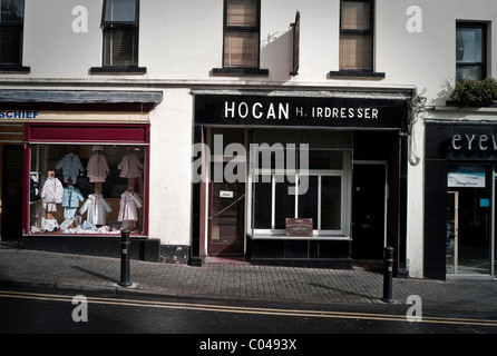 Hogan Coiffure, John Street, dans la ville de Waterford, Irlande. Banque D'Images