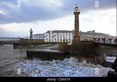 Whitby Harbour bouche rivière Esk York England UK United Kingdom Europe Banque D'Images