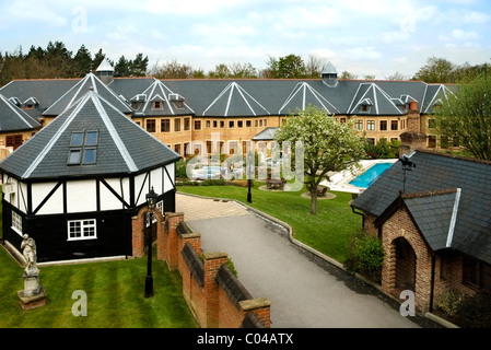 Vue aérienne de Pennyhill Park Hotel & Spa de Luxe, architecture extérieure, sport et santé Bagshot, Surrey, Angleterre, Royaume-Uni, Europe, UNION EUROPÉENNE Banque D'Images