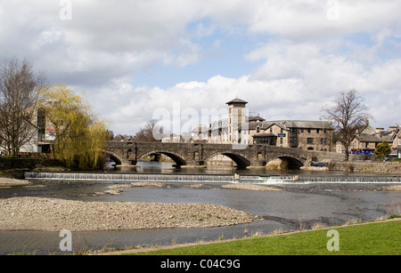 La rivière du pont de la vieille ville de Kendal kent Banque D'Images