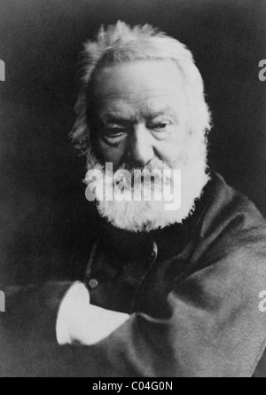 Portrait photo vers 1870 de l'anglais, poète, dramaturge, romancier et artiste Victor Hugo (1802 - 1885). Banque D'Images