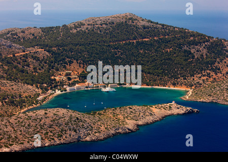 Le monastère de Panormitis, une des plus importantes de la mer et Panormitis petit golfe, l'île de Symi, Dodécanèse, Grèce Banque D'Images