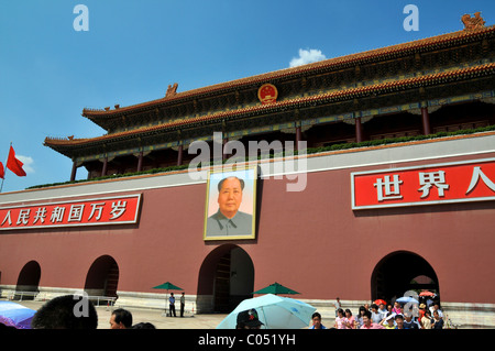 La place Tiananmen le président Mao portrait on wall Banque D'Images