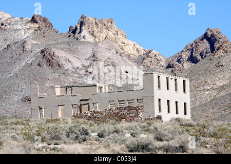 Maison d'école dans la ville fantôme de rhyolite, Nevada. Banque D'Images