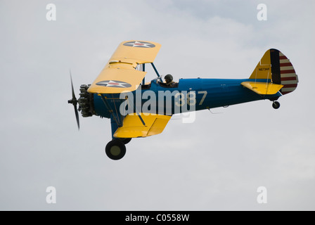 Moteur en étoile avec Biplan - aéronefs de type Boeing Stearman E75 Vol. Banque D'Images