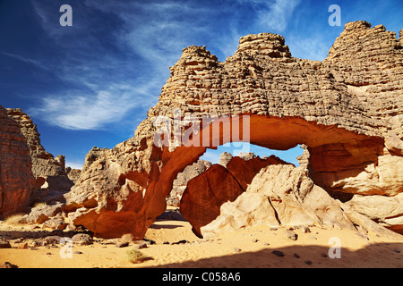 Falaises de grès bizarres en désert du Sahara, Tassili N'Ajjer, Algérie Banque D'Images