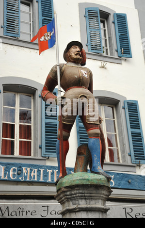 La ville de Nyon en Suisse, situé sur les rives du lac de Genève. Statue dans le centre-ville. Banque D'Images