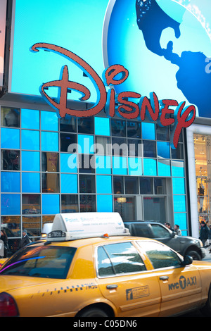 Le Disney store à Times Square à New York Banque D'Images