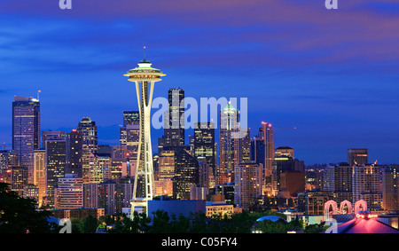 Seattle skyline à l'aube par une journée d'hiver en Février Banque D'Images