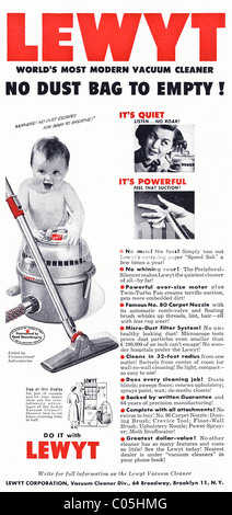 Publicité des années 1950 dans American Consumer Magazine pour l'ASPIRATEUR LEWYT Banque D'Images
