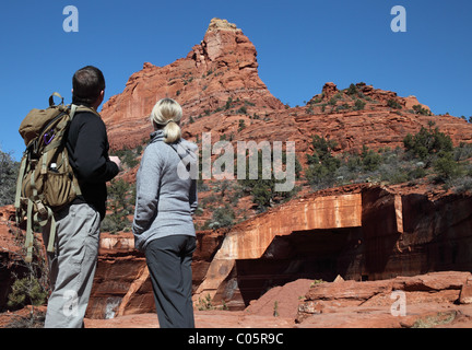 Les randonneurs à Sedona Banque D'Images