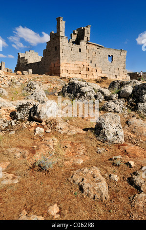 Ruine à byzantin le site archéologique de Serjilla, villes mortes, en Syrie, au Moyen-Orient, en Asie de l'Ouest Banque D'Images