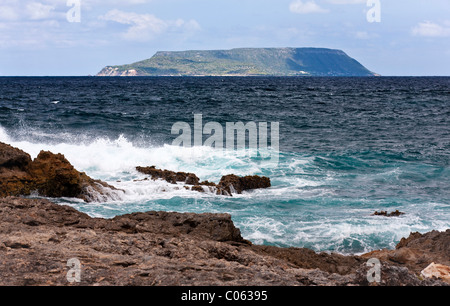 Voir à partir de la Pointe des Châteaux sur l'île de La Désirade, dépendance de la Guadeloupe, Antilles françaises, Petites Antilles Banque D'Images