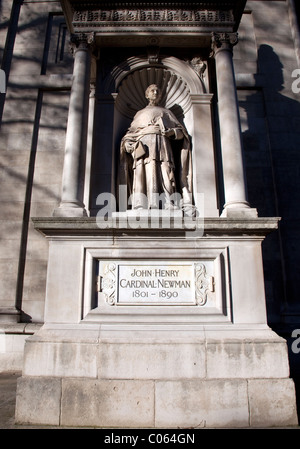 Statue du Cardinal Newman, Brompton Oratory, Londres Banque D'Images