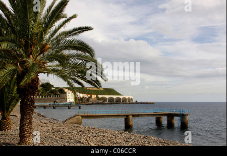 Promenade à Santa Cruz en face de l'aéroport de Madère, Madère, Portugal, Europe Banque D'Images