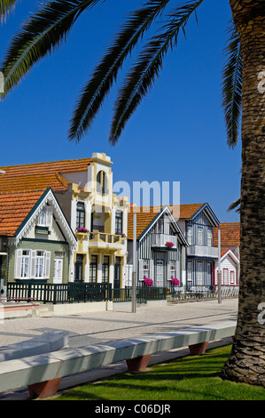 Maisons colorées( Palheiros), Costa Nova, Aveiro, Portugal, région Beiras Banque D'Images