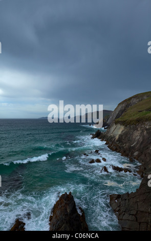 Dunmore Head et lointaines îles Blasket, péninsule de Dingle, comté de Kerry, Irlande Banque D'Images