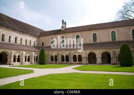 Abbaye de Fontenay (1118) près de Montbard, dans le département de la Côte-d'Or en France. Banque D'Images