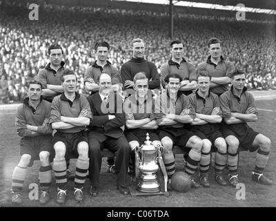 Loups 1949 FA Cup équipe gagnante Wolverhampton Wanderers. Loups équipe gagnante de la coupe FA 1949 LtoR Billy Crook; Roy Pritchard; Bert Williams; Bill Shorthouse; Terry Springthorpe. Rangée avant Johnny Hancocks; Sammy Smyth; Stan Culis Billy Wright (c); Jesse Pye; Jimmy Dunn; Jimmy Mullen. Banque D'Images