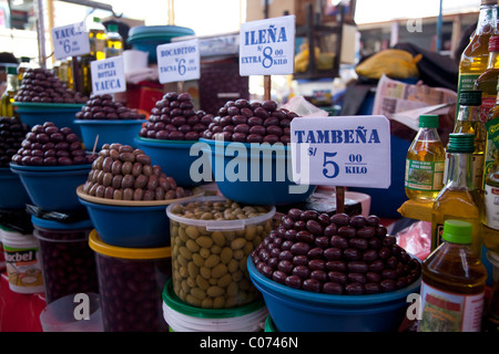 Arequipa, Peru's Mercado de San Camilo, ou San Camilio marché, où les produits de partout dans le sud du Pérou peut être vu. Banque D'Images