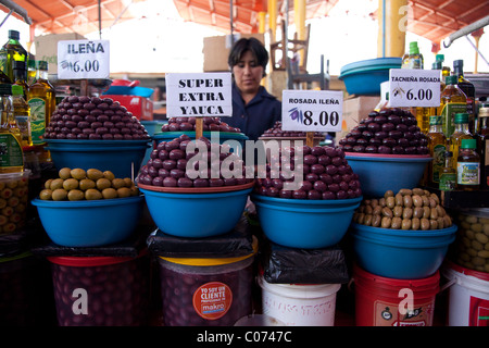 Arequipa, Peru's Mercado de San Camilo, ou San Camilio marché, où les produits de partout dans le sud du Pérou peut être vu. Banque D'Images