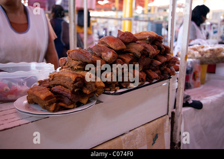 Arequipa, Peru's Mercado de San Camilo, ou San Camilio marché, où les produits de partout dans le sud du Pérou peut être vu. Banque D'Images