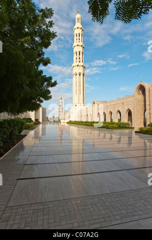 Minaret de la Grande Mosquée Sultan Quaboos, Capitale, Oman, Middle East Banque D'Images