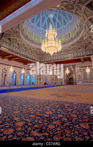 Salle de prière pour les hommes, Grande Mosquée Sultan Quaboos, Capitale, Oman, Middle East Banque D'Images