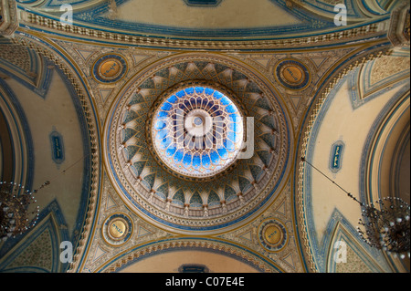 Cuppola fenêtre dans la synagogue, Szeged, Hongrie, Europe Banque D'Images