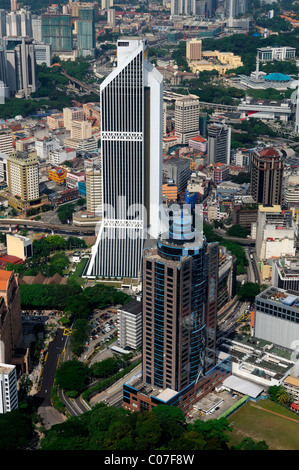 Central Business District CBD vu de l'horizon de la ville gratte-ciel tour de télécommunication radio Menara KL Kuala Lumpur Malaisie Banque D'Images