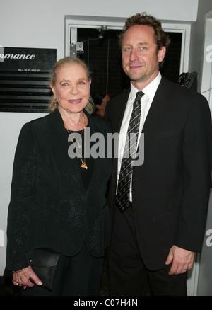 Lauren Bacall et son fils Sam Robards soirée d'ouverture de la production de Broadway théâtre Rond-point 'la Grande' à Banque D'Images