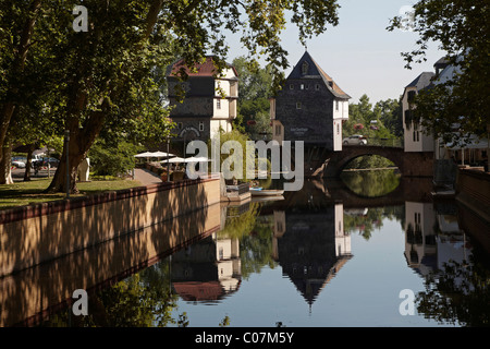 Maisons Pont du xve siècle, sur la 'Alte Nahebruecke' Bridge, monument de la ville Bad Kreuznach, Rhénanie-Palatinat Banque D'Images