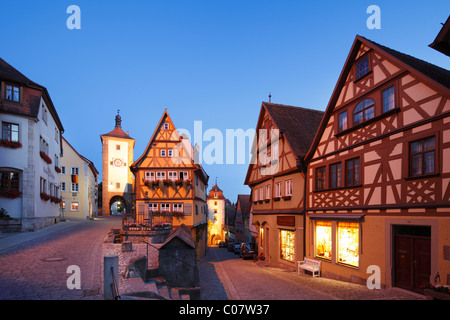 Ploenplein road junction et Siebersturm tower, Rothenburg ob der Tauber, Route Romantique, Middle Franconia, Franconia, Bavaria Banque D'Images